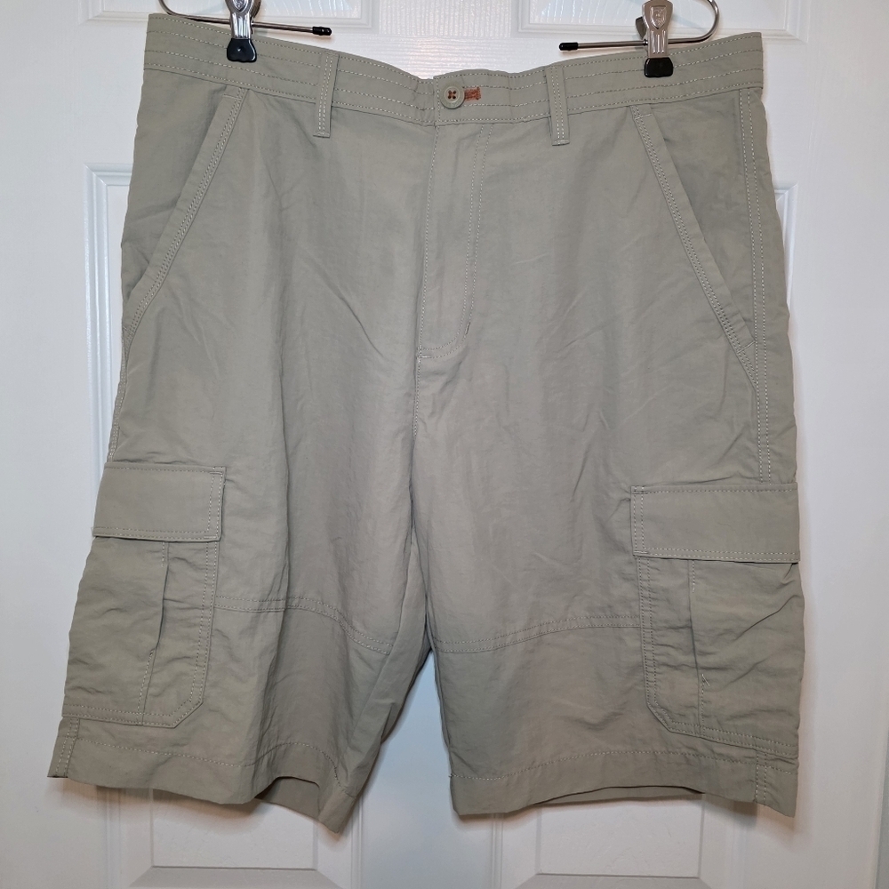 Eddie Bauer Shorts Adult 35 Beige Cargo Hiking Outdoors Pockets Mens